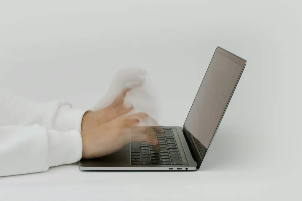 Typing fast in the keyboard laptop